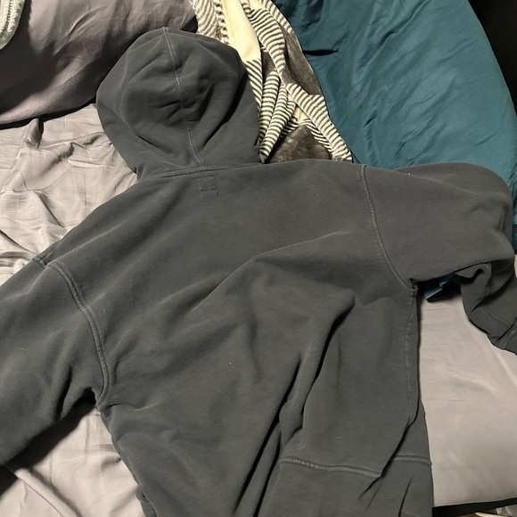 levi’s sweater - Picture 2 of 2